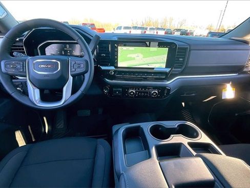 New 2026 GMC Sierra 1500 SLE w/ Preferred Package image 5