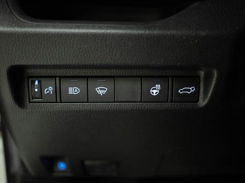 Used 2022 Toyota RAV4 XLE Premium AWD/4WD image 29