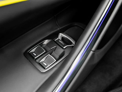 Used 2025 McLaren Artura Spider image 28