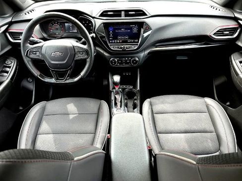 Used 2023 Chevrolet TrailBlazer RS w/ Sun and Liftgate Package FWD image 29