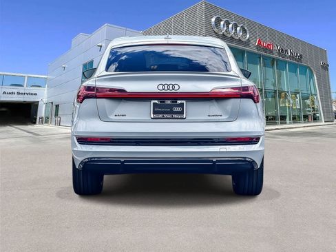 Certified 2023 Audi e-tron Premium Plus w/ Premium Plus Package AWD/4WD image 3