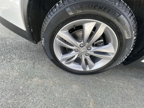 Used 2022 Acura MDX SH-AWD image 25