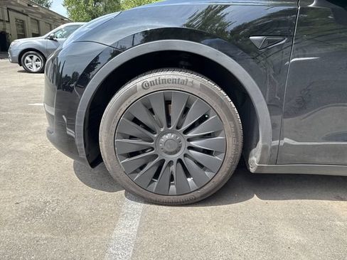 Used 2023 Tesla Model Y Long Range AWD/4WD image 22