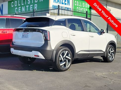 Certified 2025 Nissan Kicks SV FWD image 30