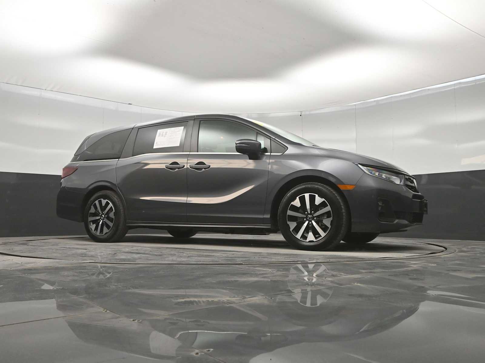 Used 2025 Honda Odyssey EX-L image 42