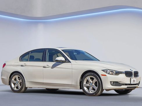 Used 2015 BMW 320i 320i Sedan 4D image 9