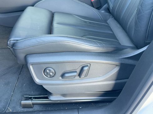 Used 2025 Audi Q5 2.0T Premium w/ Convenience Plus Package image 14