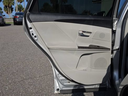 Used 2014 Toyota Venza XLE w/ XLE Premium Package FWD image 14