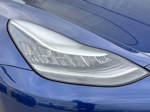 Used 2018 Tesla Model 3 Mid Range image 8