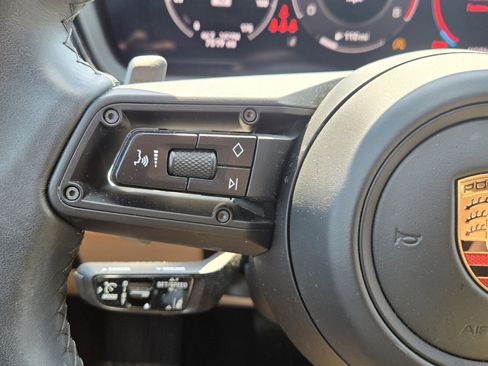 Used 2025 Porsche Cayenne Coupe image 25