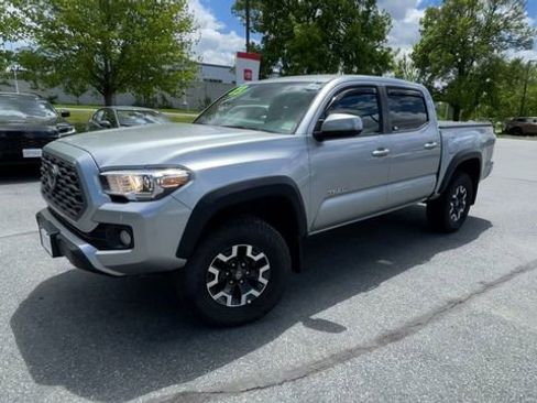 Certified 2023 Toyota Tacoma TRD Off-Road AWD/4WD image 4