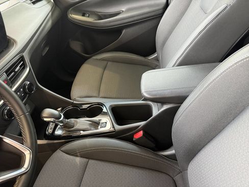 Used 2025 Buick Encore GX Preferred AWD/4WD image 40
