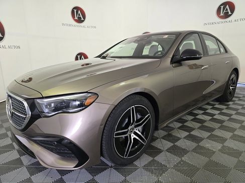 New 2026 Mercedes-Benz E 450 4MATIC Sedan image 5