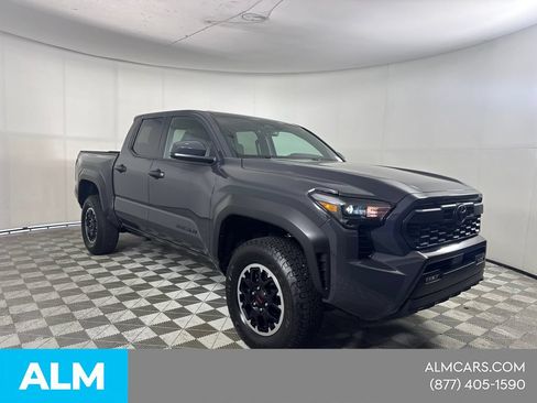 Used 2025 Toyota Tacoma TRD Off-Road AWD/4WD image 3