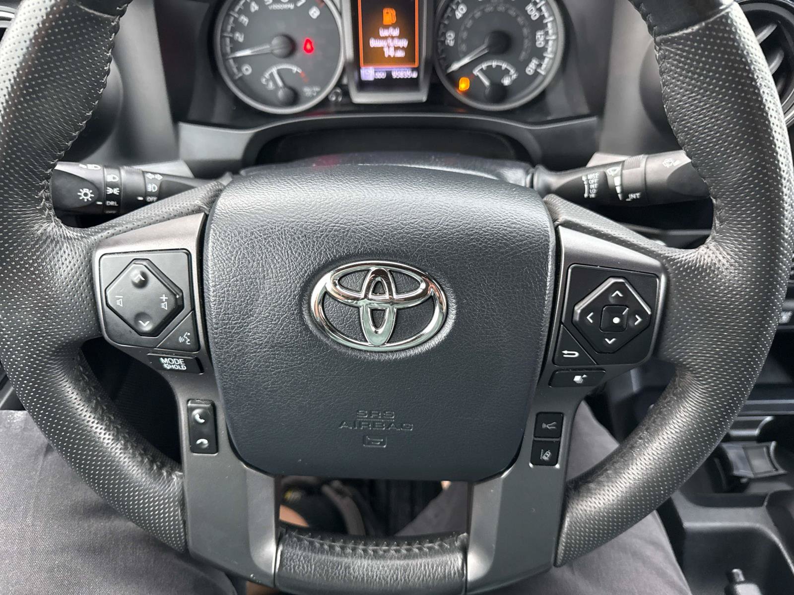 Used 2019 Toyota Tacoma TRD Off-Road w/ Technology Package AWD/4WD image 27