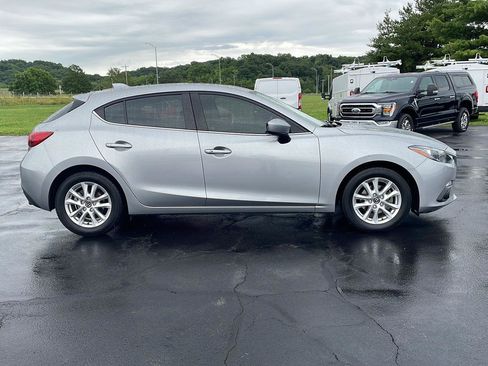 Used 2015 MAZDA MAZDA3 i Touring w/ Technology Package FWD image 6