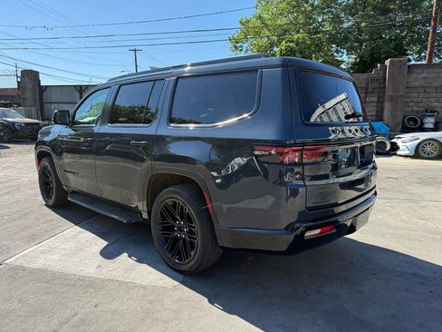 Used 2022 Jeep Wagoneer Series I AWD/4WD image 5
