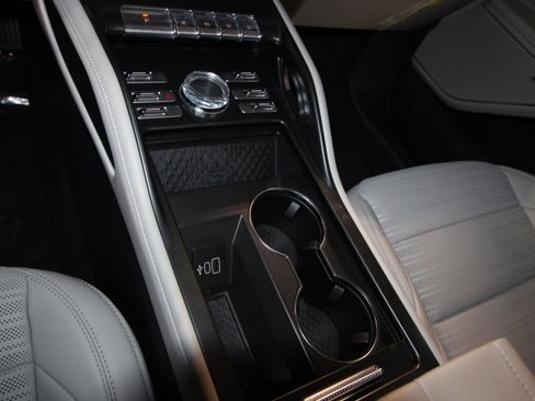 New 2026 Lincoln Nautilus Reserve image 16