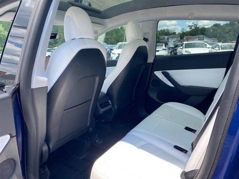 Used 2024 Tesla Model Y Long Range AWD/4WD image 14