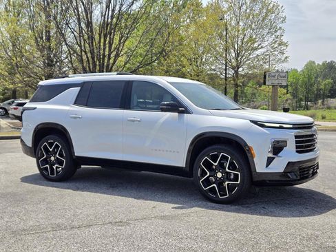 Used 2025 Chevrolet Traverse High Country AWD/4WD image 5