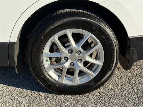 Used 2024 Chevrolet Equinox LT w/ LPO, Floor Liner Package image 4