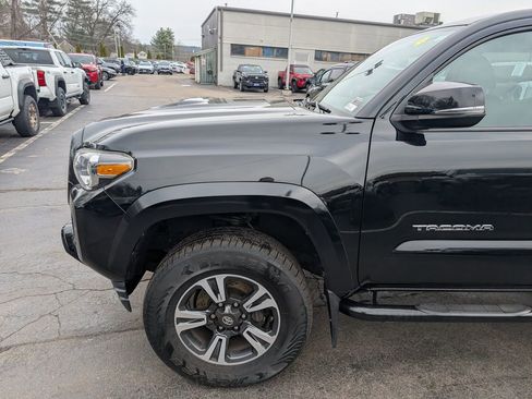 Certified 2019 Toyota Tacoma TRD Sport w/ Technology Package image 2