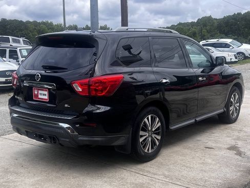 Used 2017 Nissan Pathfinder SL w/ SL Premium Package FWD image 6