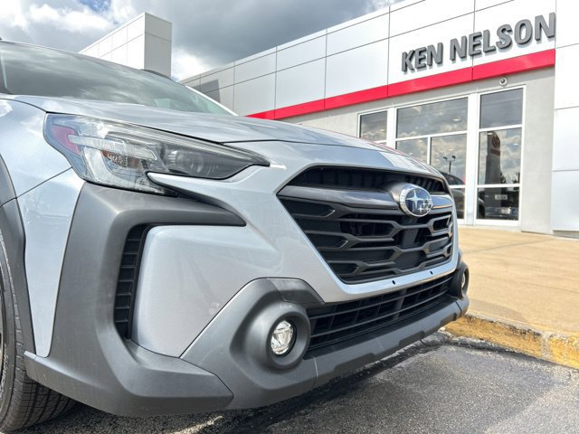 Used 2023 Subaru Outback Premium AWD/4WD image 4