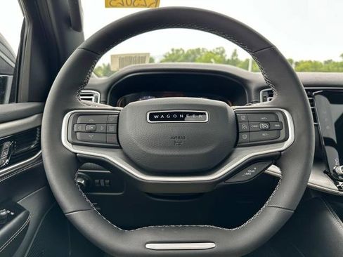 New 2025 Jeep Wagoneer 4WD w/ Premium Group I image 16