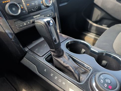 Used 2017 Ford Explorer XLT image 16