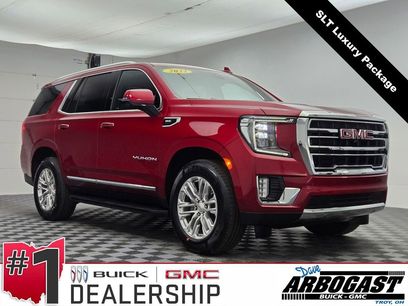 Used 2022 GMC Yukon SLT w/ SLT Premium Package