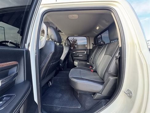 Used 2017 RAM 1500 Laramie w/ Convenience Group AWD/4WD image 10