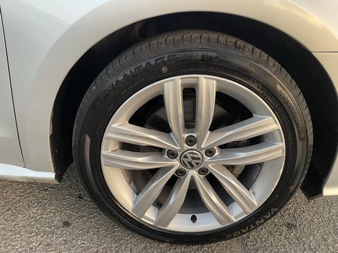 Used 2018 Volkswagen Passat 2.0T SE image 12