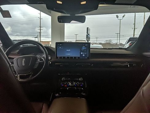 Used 2023 Lincoln Nautilus Reserve image 15