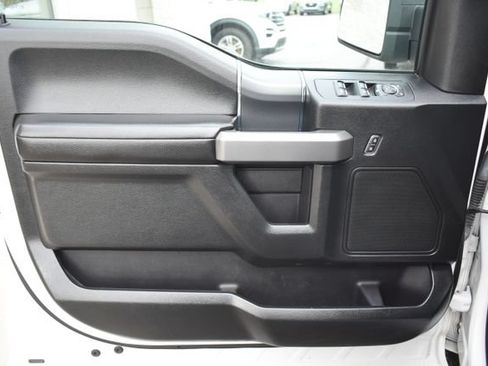 Used 2018 Ford F150 XLT w/ Equipment Group 302A Luxury AWD/4WD image 17