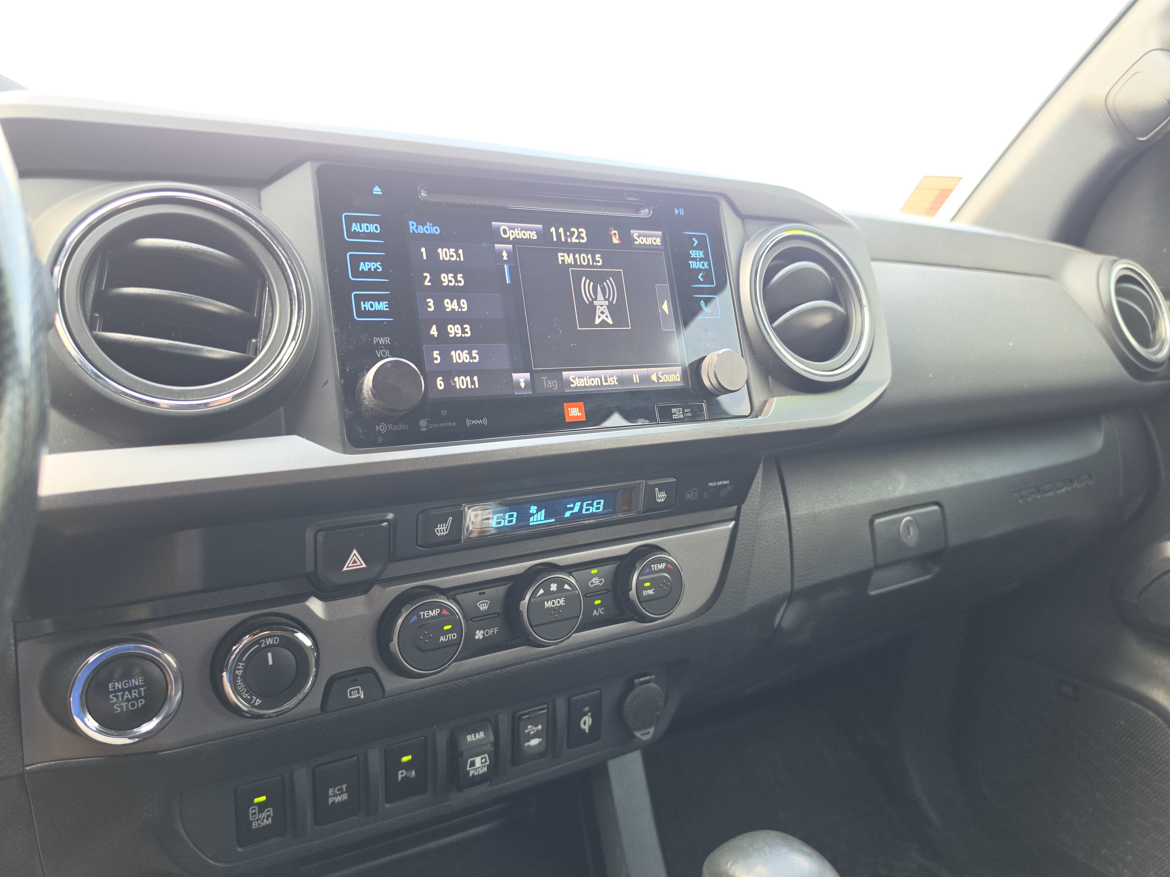 Used 2019 Toyota Tacoma TRD Sport w/ TRD Premium Sport Package AWD/4WD image 24