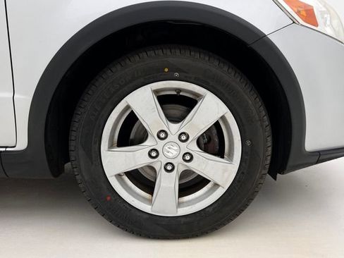 Used 2010 Suzuki SX4 Touring AWD/4WD image 28