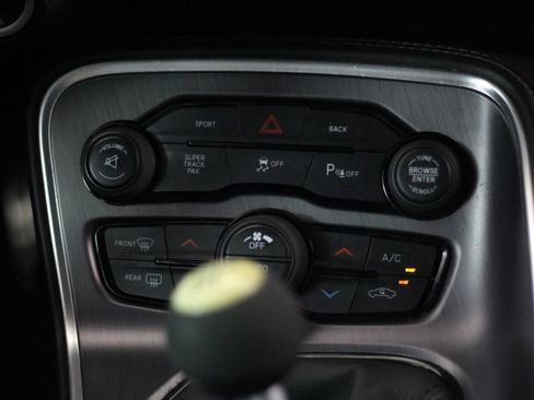 Used 2016 Dodge Challenger R/T w/ Driver Convenience Group RWD image 23