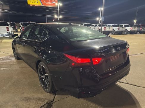 Used 2024 Nissan Altima 2.5 SR image 3