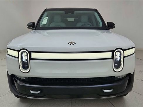 Used 2024 Rivian R1S Adventure image 13