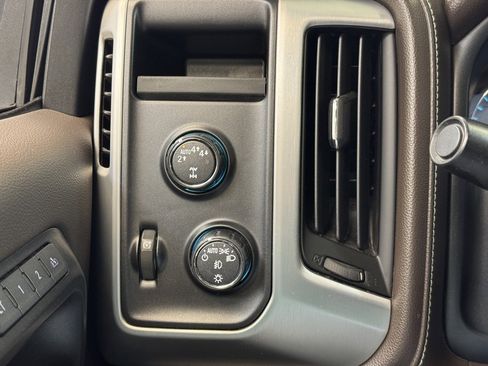 Used 2017 GMC Sierra 1500 SLT w/ Suspension Package, Off-Road image 28