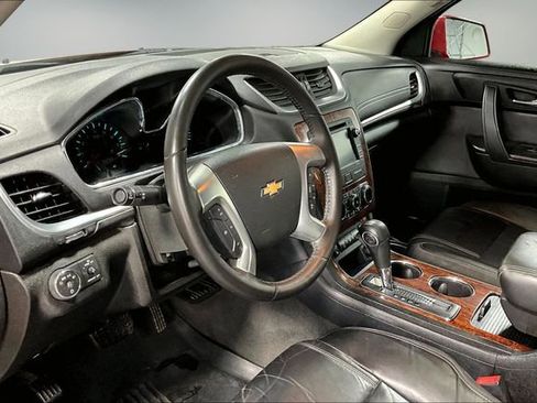Used 2013 Chevrolet Traverse LT image 17