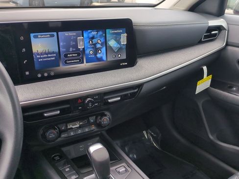 New 2026 Nissan Kicks SV w/ SV Premium Package FWD image 22
