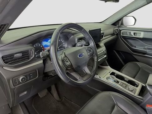 Used 2020 Ford Explorer XLT w/ Equipment Group 202A image 9