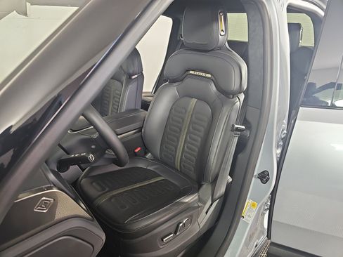 Used 2025 Rivian R1T Adventure image 20