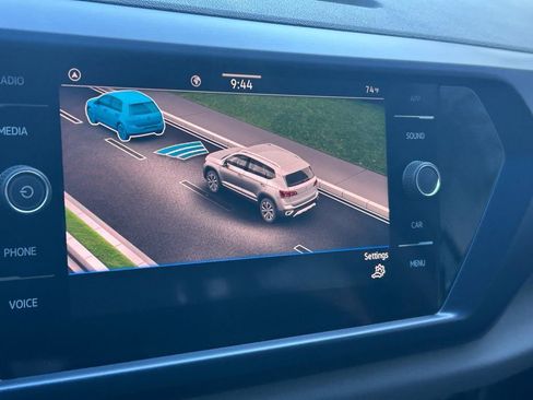 Certified 2023 Volkswagen Taos SE image 18