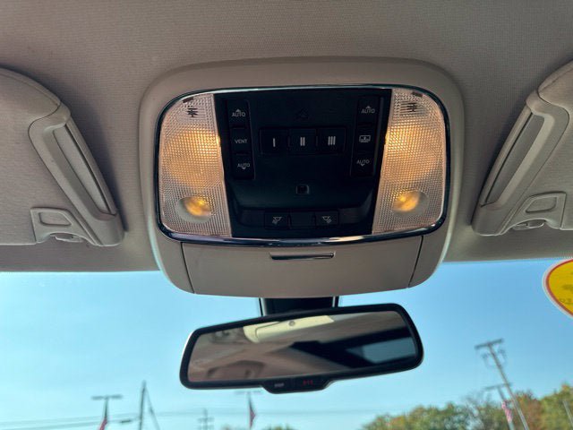 Used 2016 Chrysler 300 Limited AWD/4WD image 15
