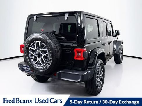 Used 2026 Jeep Wrangler Unlimited Sahara AWD/4WD image 10