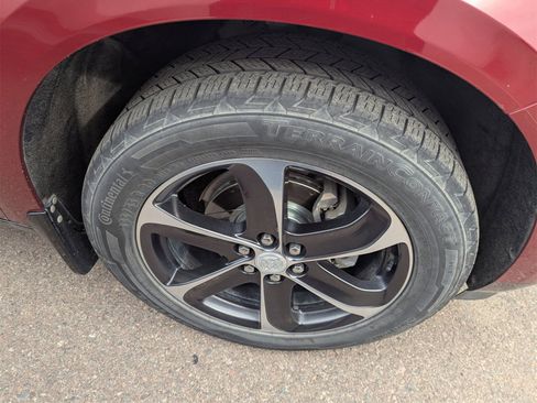 Used 2020 Buick Enclave Essence w/ Sport Touring Edition image 5