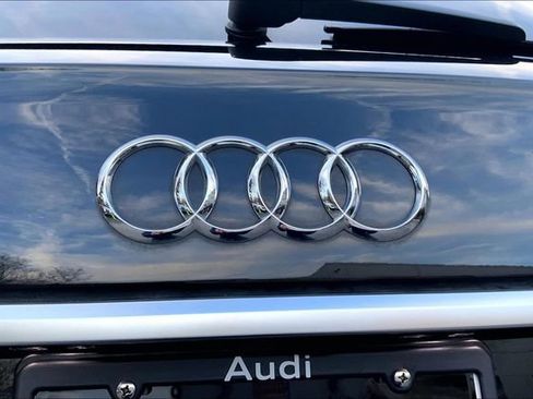 Used 2023 Audi Q5 2.0T Premium w/ Convenience Package image 32